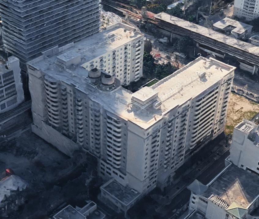 50 SW 10th St — Lieu réel