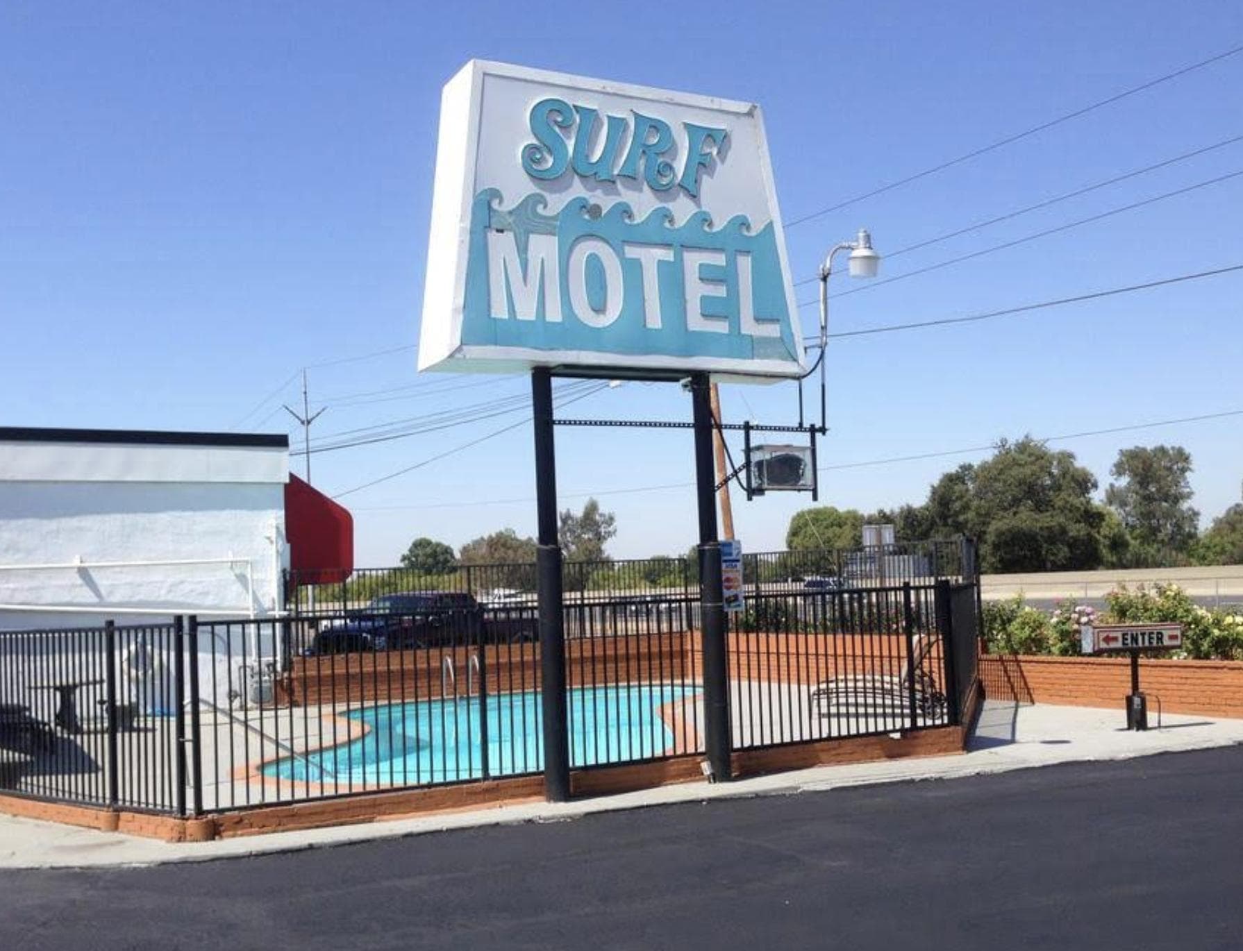Starlet Motel Pool — Lieu réel