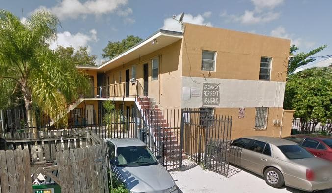 1718 NW 2nd Ct — Lieu réel