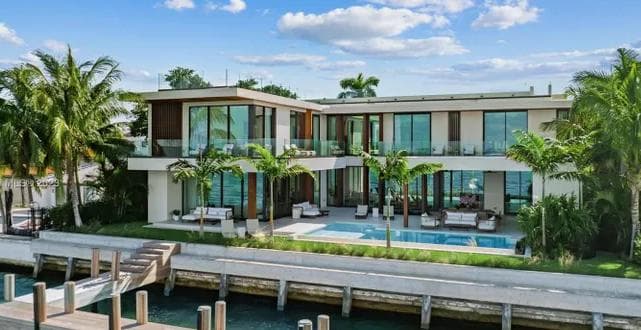 941 N Venetian Dr — Lieu réel
