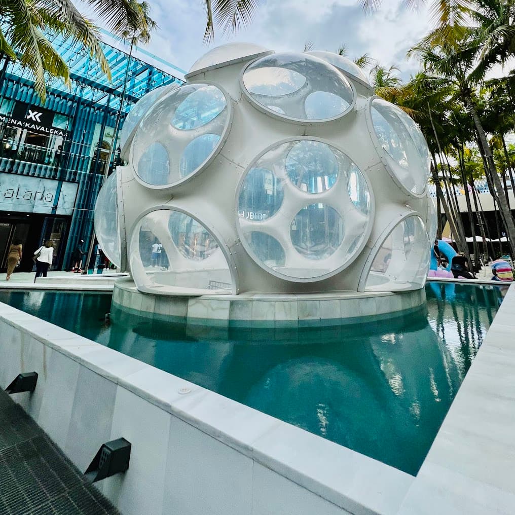 Buckminster Fuller's Fly's Eye Dome — Lieu réel