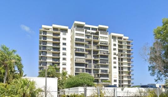 Venetian Isle Condominium — Lieu réel