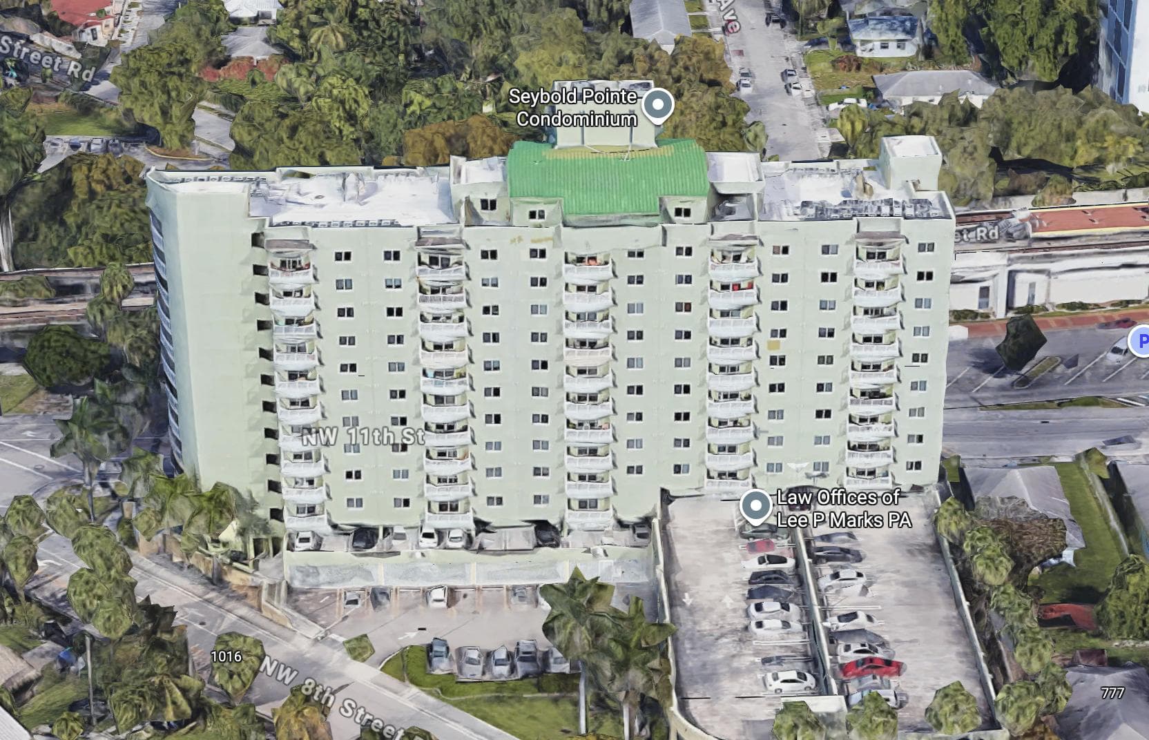 Seybold Pointe Condominium — Lieu réel