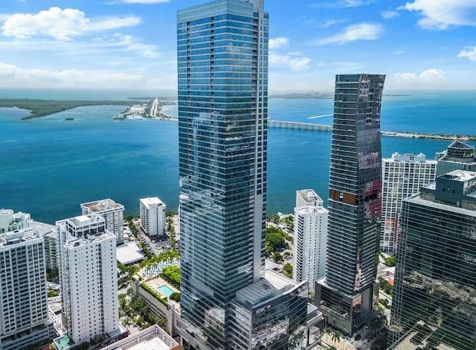 Four Seasons Hotel Miami — Lieu réel