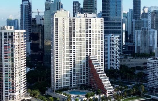 The Palace Condominium — Lieu réel
