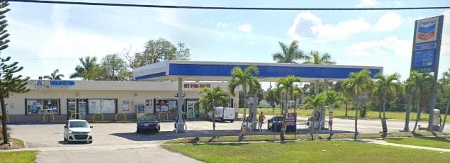 LTD Gas Station — Lieu réel