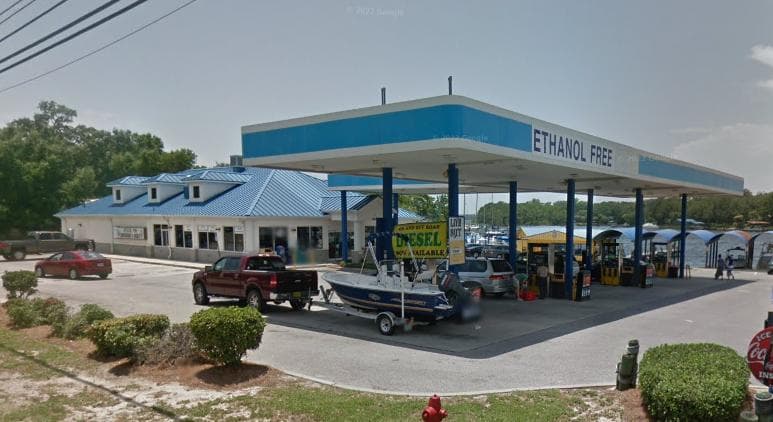 Pier 98 Marina & Convenience Store — Lieu réel