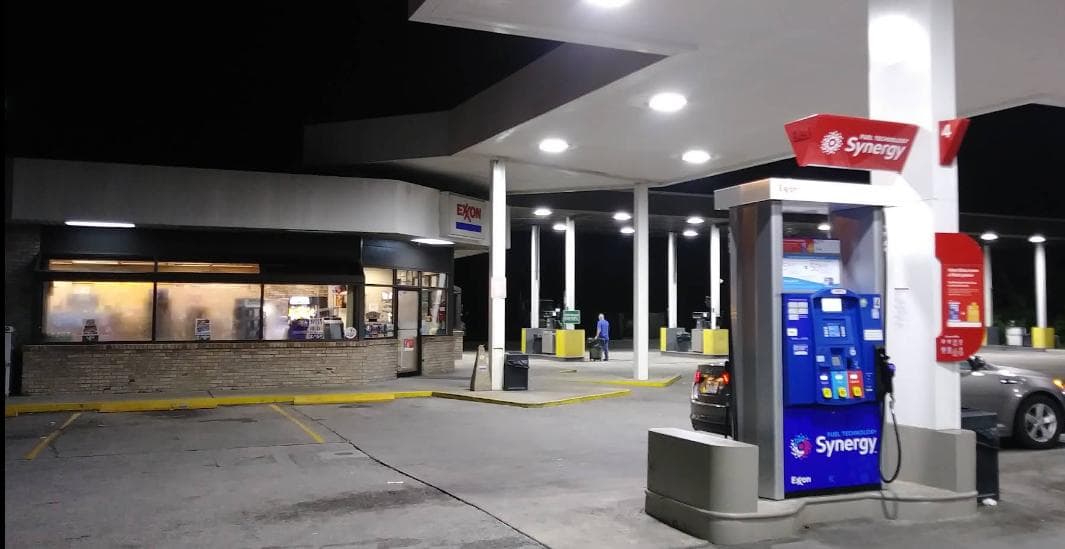 Alpha Gas Station — Lieu réel