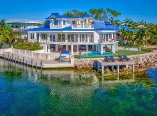 180 Pompano Dr — Lieu réel