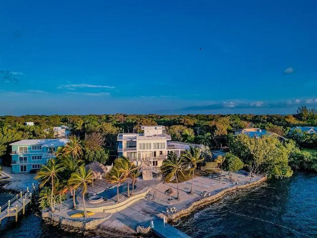 500 Pompano Dr — Lieu réel