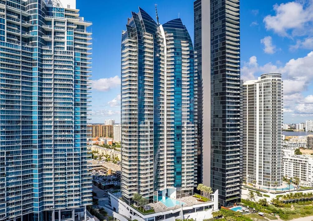 Jade Ocean Condos — Lieu réel