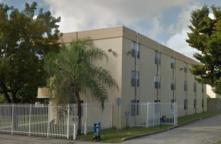 7820 N Miami Ave — Lieu réel