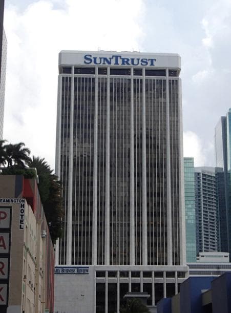 SunTrust International Center — Lieu réel