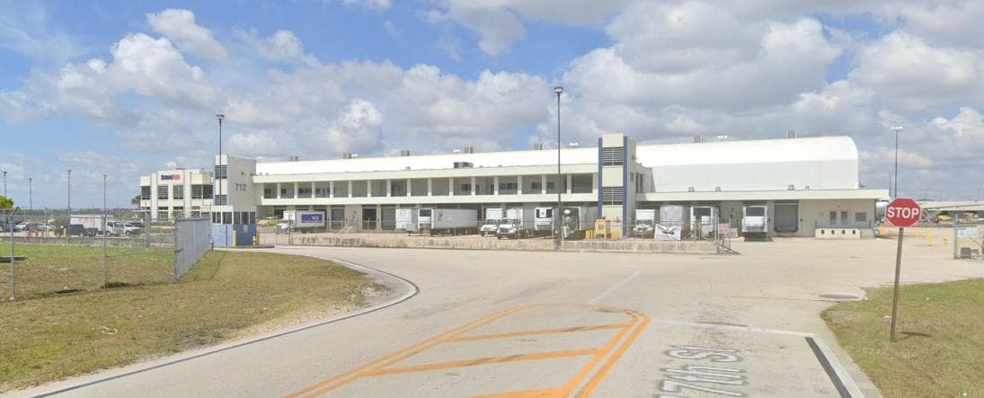 Caribbean Airlines Cargo Miami — Lieu réel