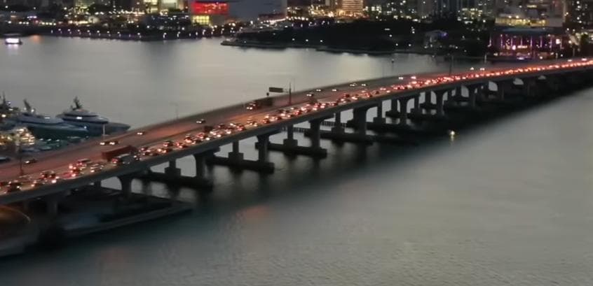 MacArthur Causeway ICW Bridge — Lieu réel