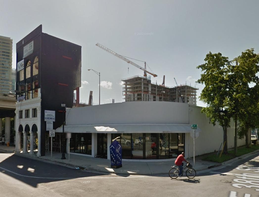 3704 NE 2nd Ave — Lieu réel