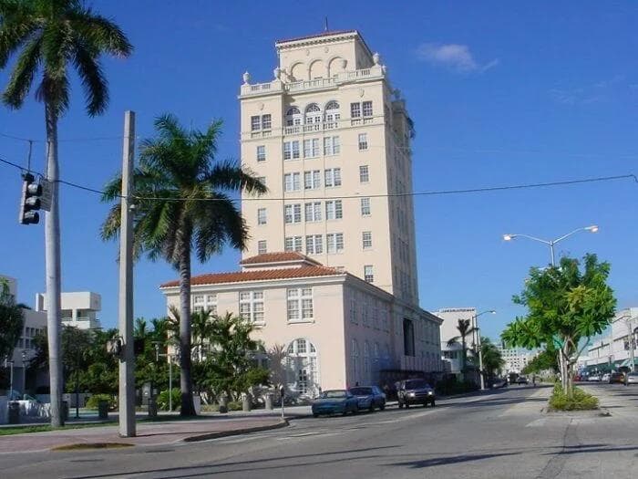 Old City Hall — Lieu réel