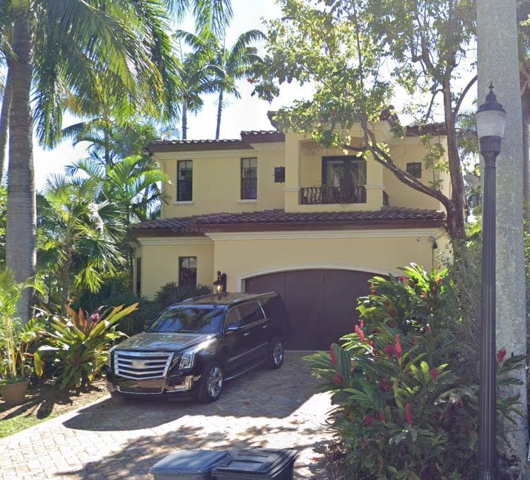 122 E San Marino Dr — Lieu réel