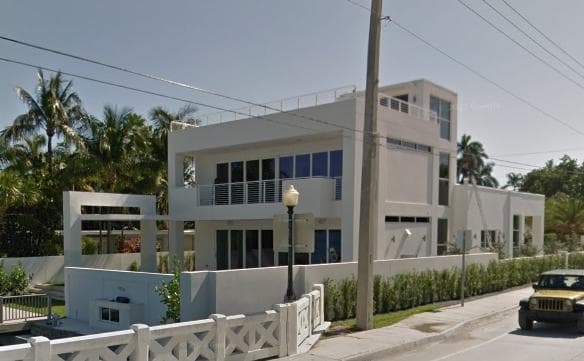 230 W San Marino Dr — Lieu réel