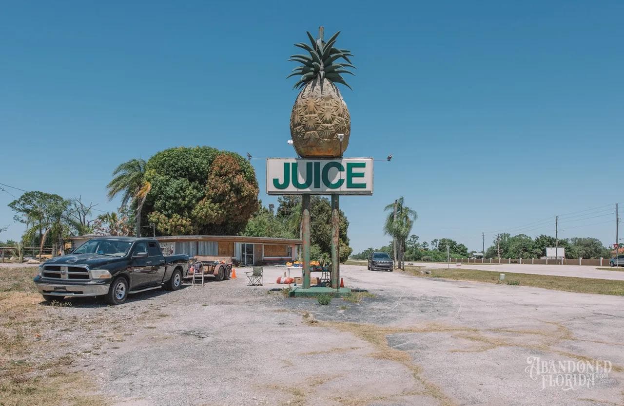 Juice Fruit Sign — Lieu réel